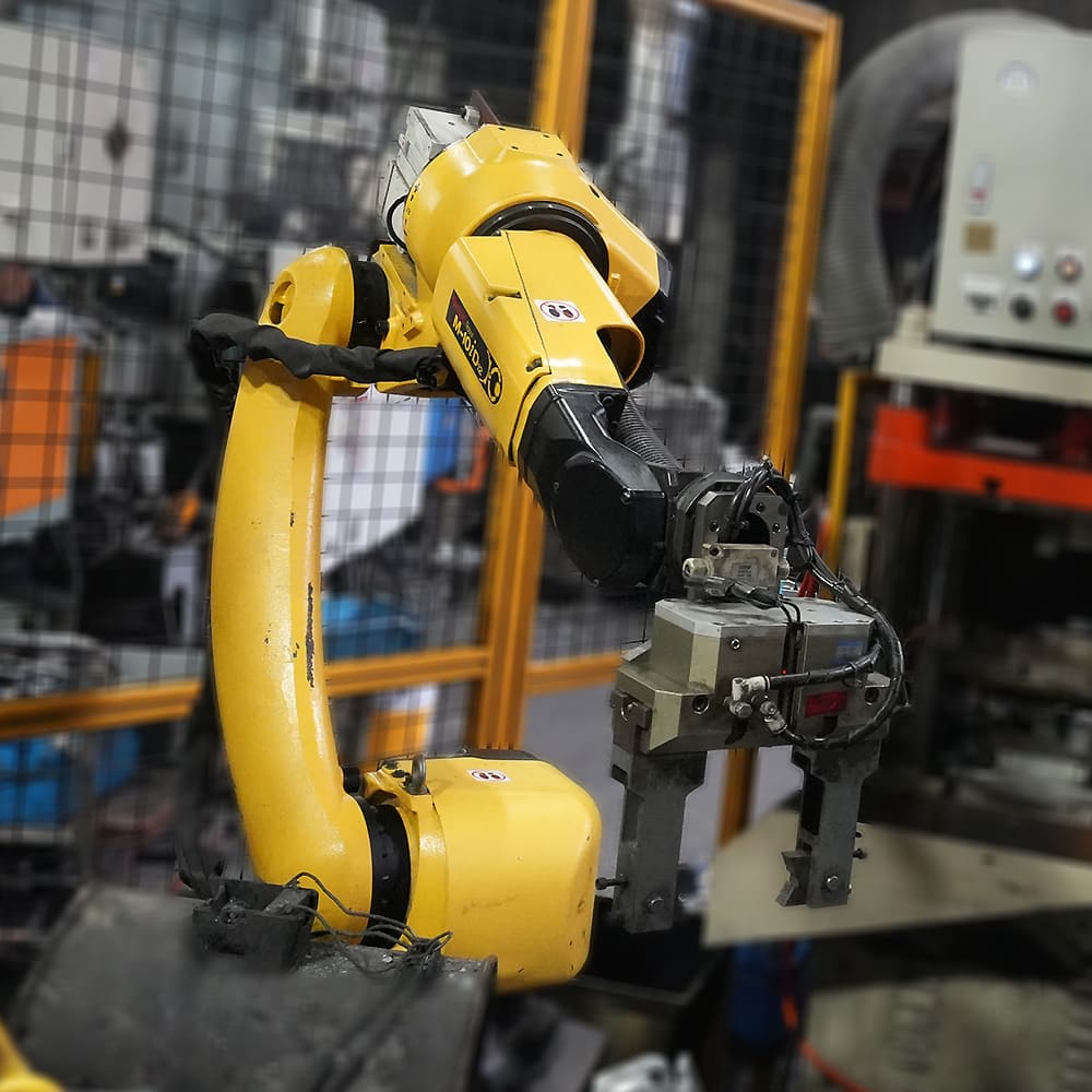 小型ハンドリング知能ロボット　FANUC Robot M-20iD25